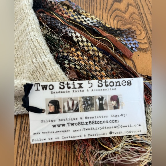 Two stix 5 stones beanie hat - Picture 4 of 5